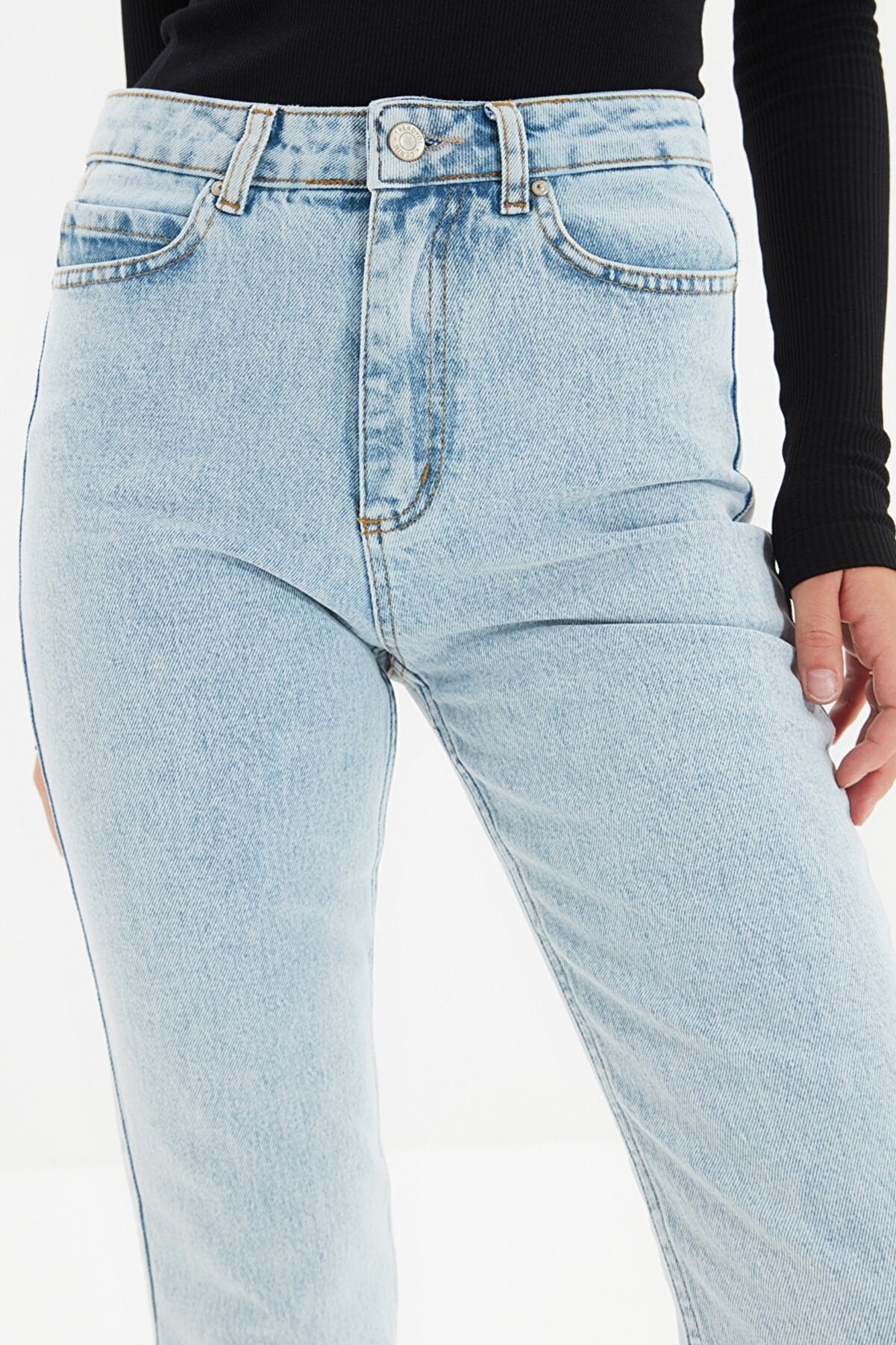 HIGH WAISTED FLARED ICY BLUE SLIT JEANS